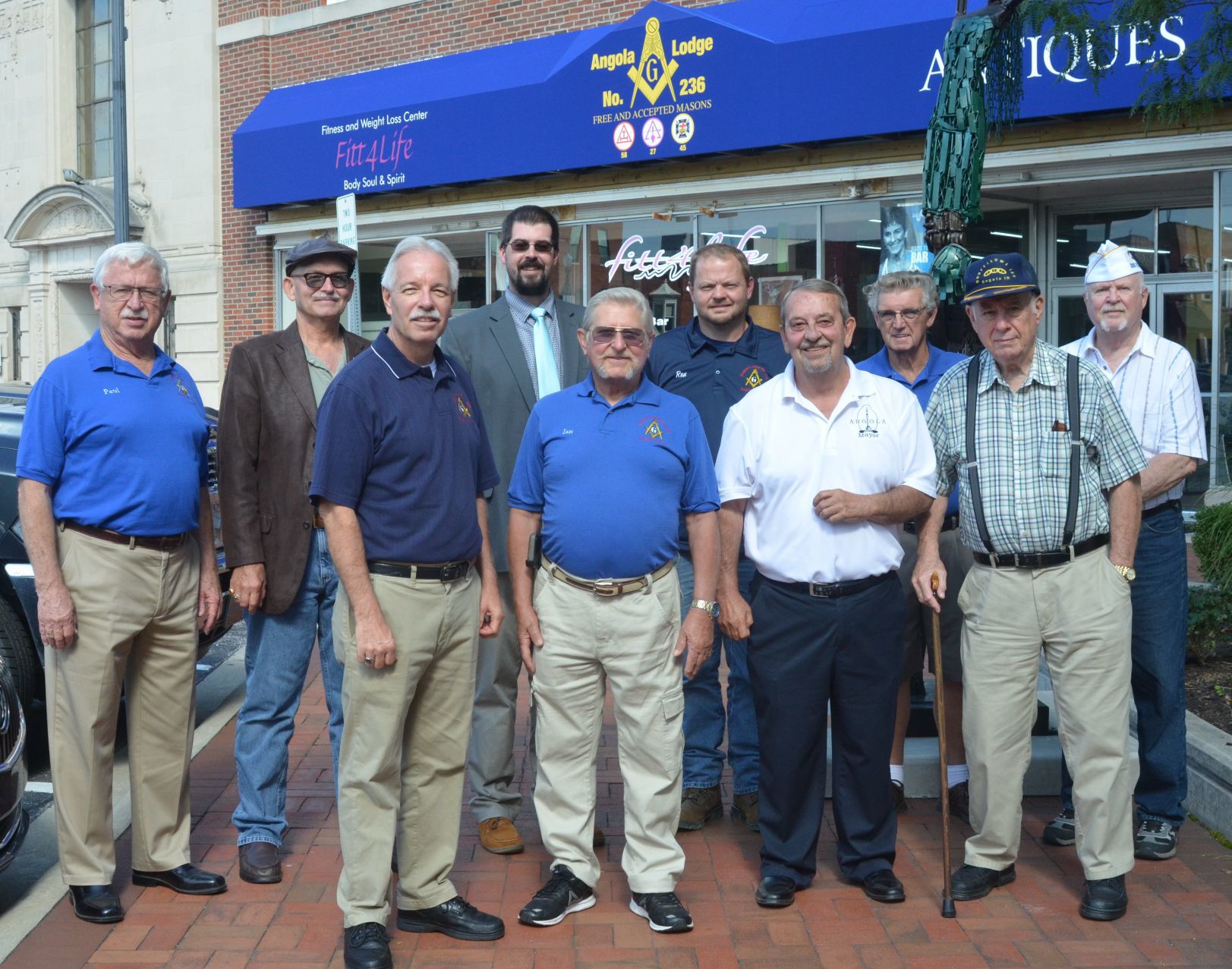 Masons, Odd Fellows thank city for facade grant